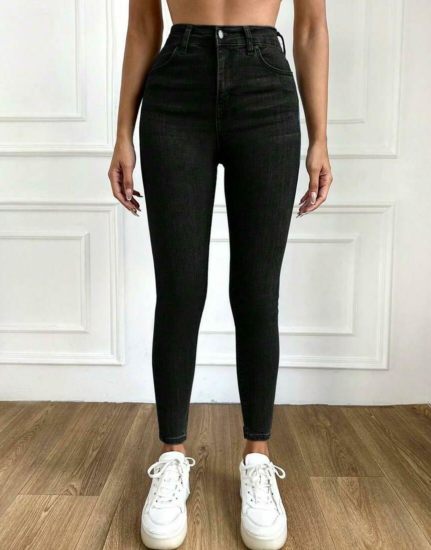 CZARNE SPODNIE RURKI JEANS