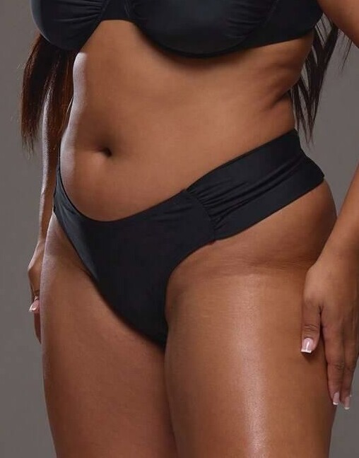 czarny dół od bikini
