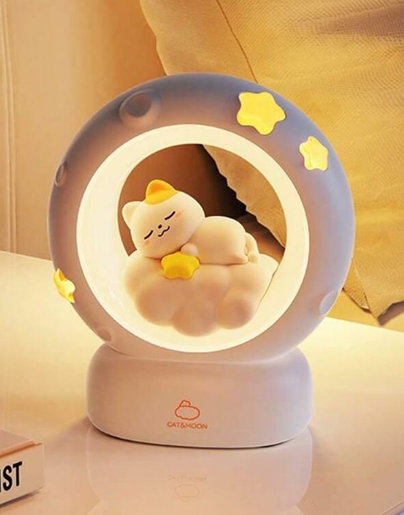 lampka nocna kot