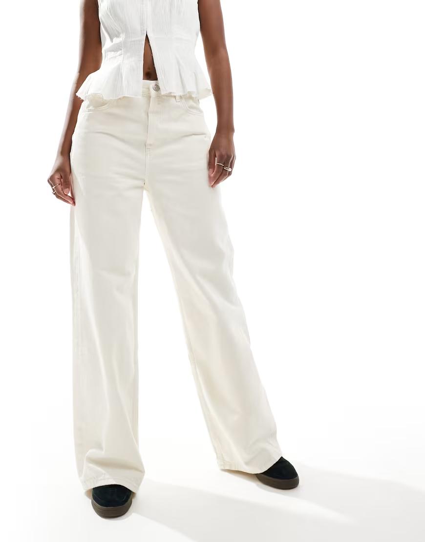 KREMOWE SPODNIE JEANS