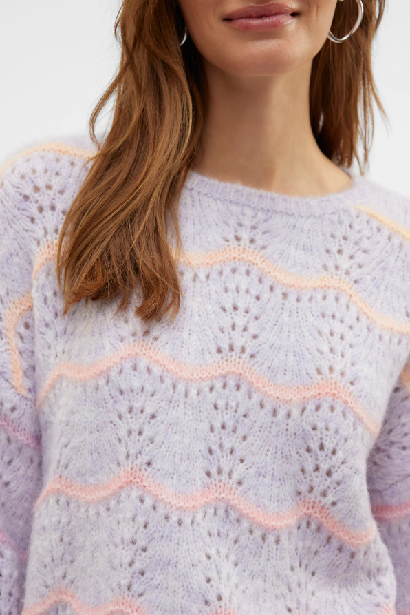 sweter okrągły dekolt zdobienia