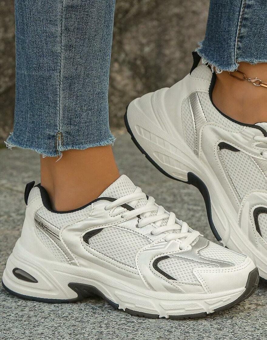 BIAŁE BUTY SPORTOWE