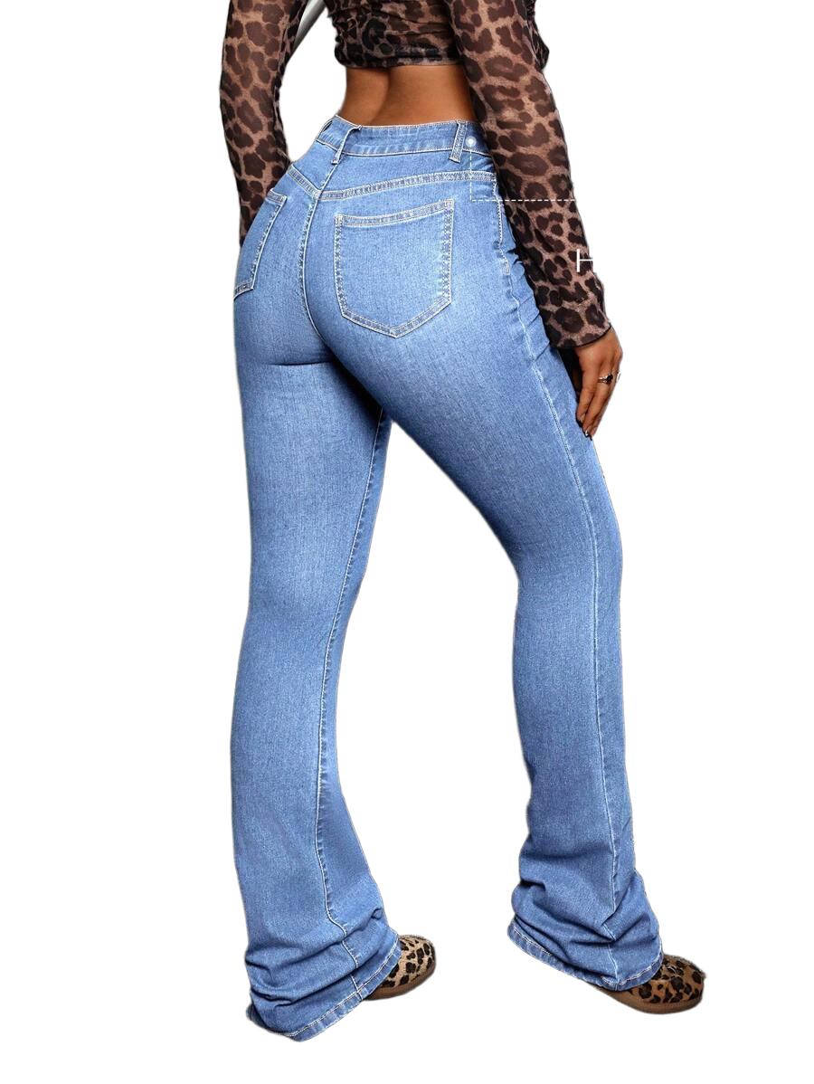 niebieskie spodnie jeans dzwony