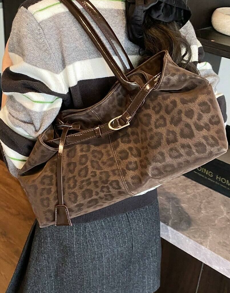 brązowa torebka animal print