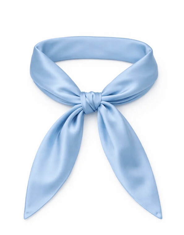 satynowa niebieska chustka bandana