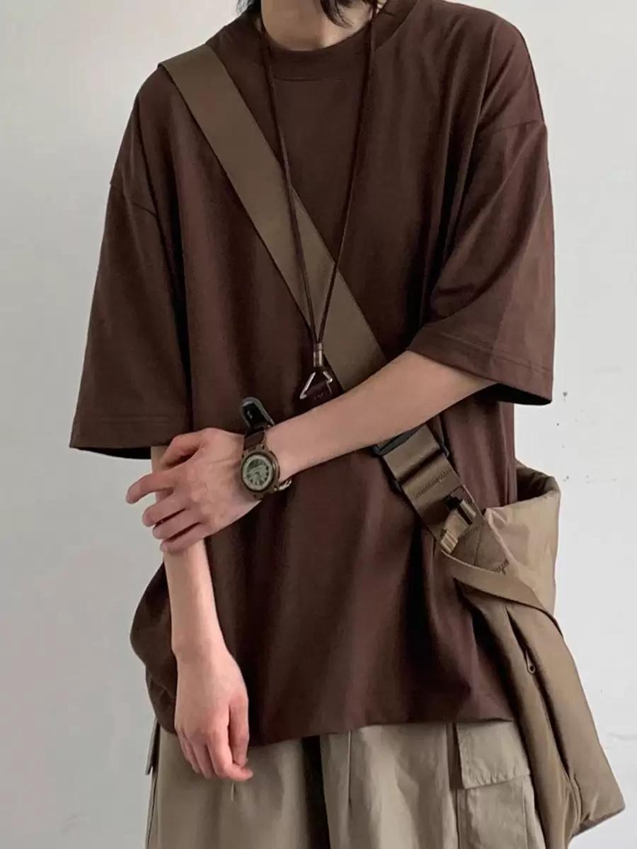 brązowy t-shirt oversize