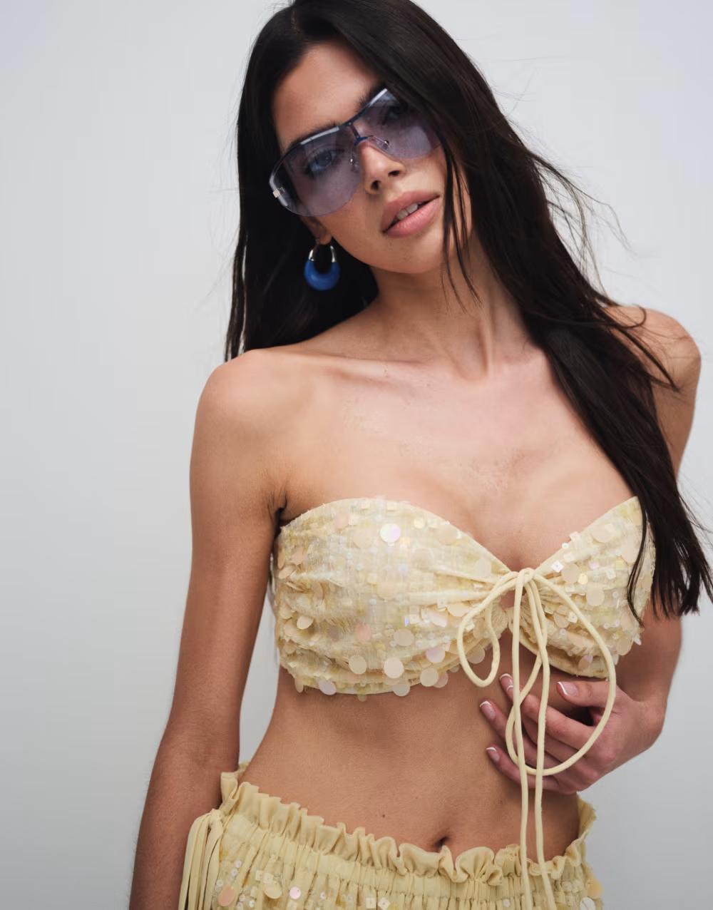 żółta góra od bikini cekiny
