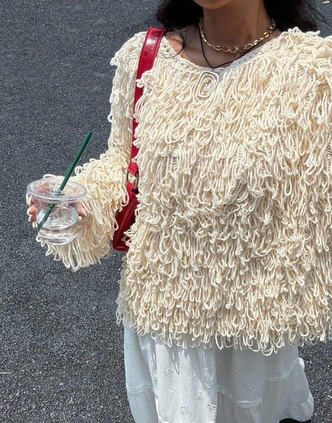 beżowy luźny sweter 