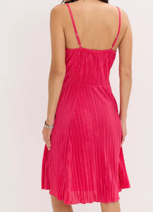 ELEGANCKA SUKIENKA ROZKLOSZOWANA PRZED KOLANO 