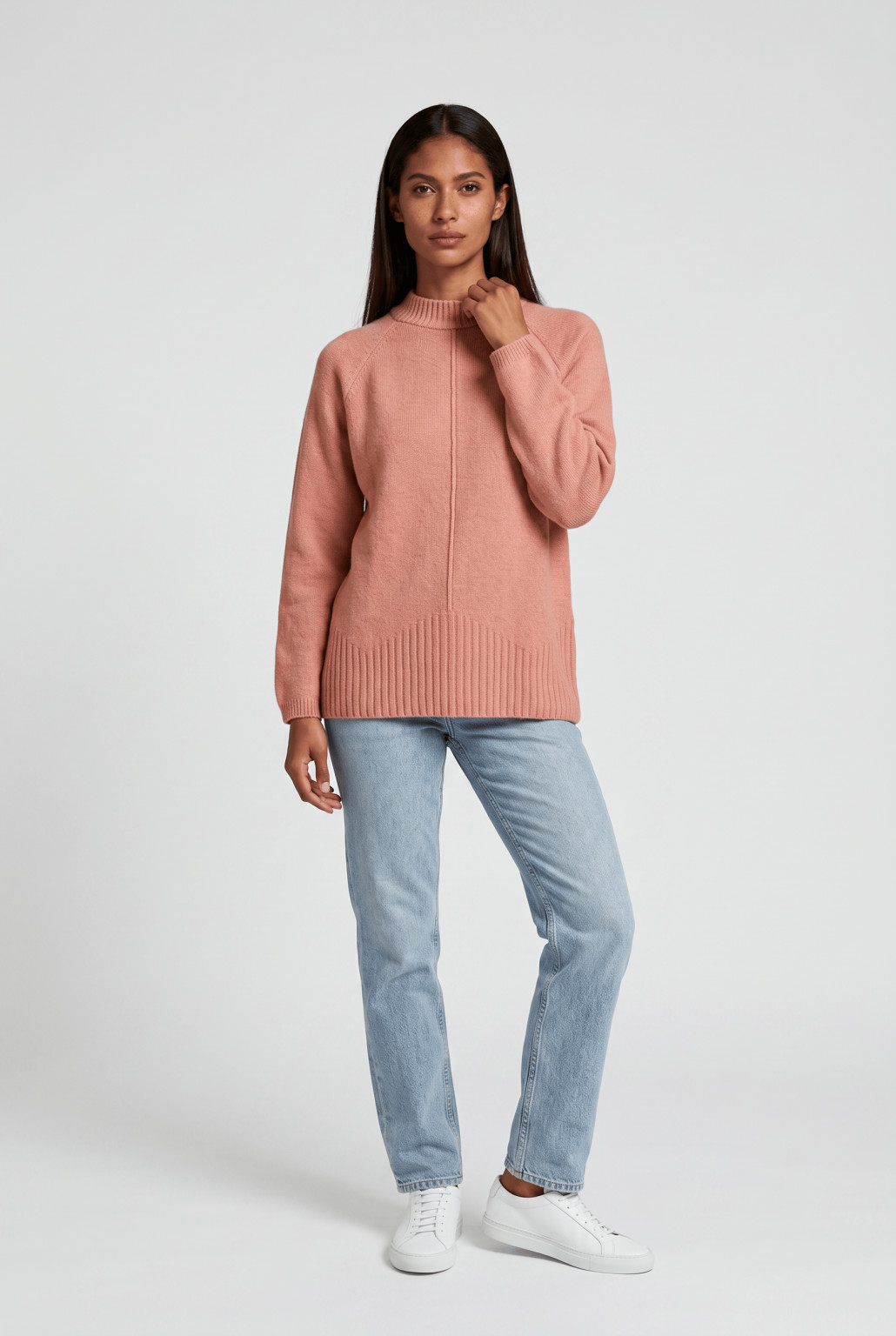 różowy sweter stójka