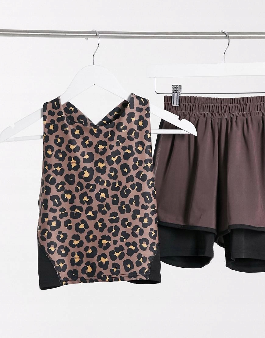 top sportowy animal print