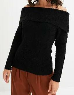 SWETER Z ODKRYTYMI RAMIONAMI