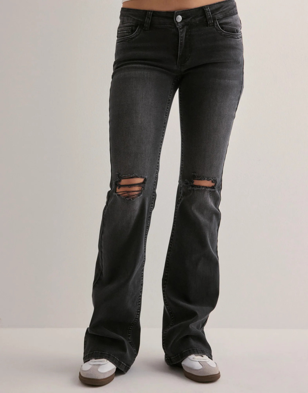 SPODNIE Z NISKIM STANEM JEANS BOOTCUT DZIURY