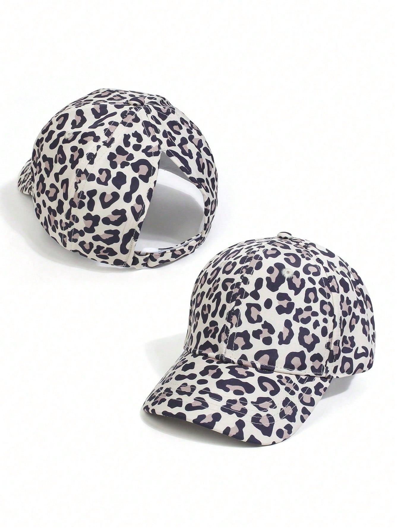 CZAPKA Z DASZKIEM ANIMAL PRINT