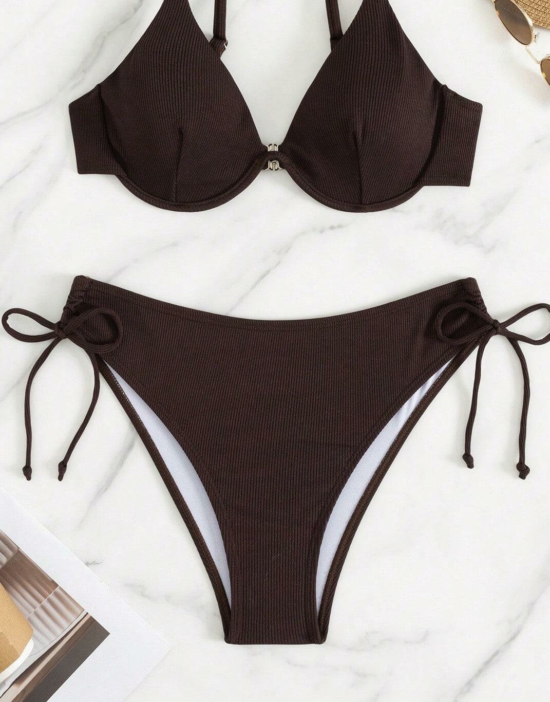 brązowy dół od bikini