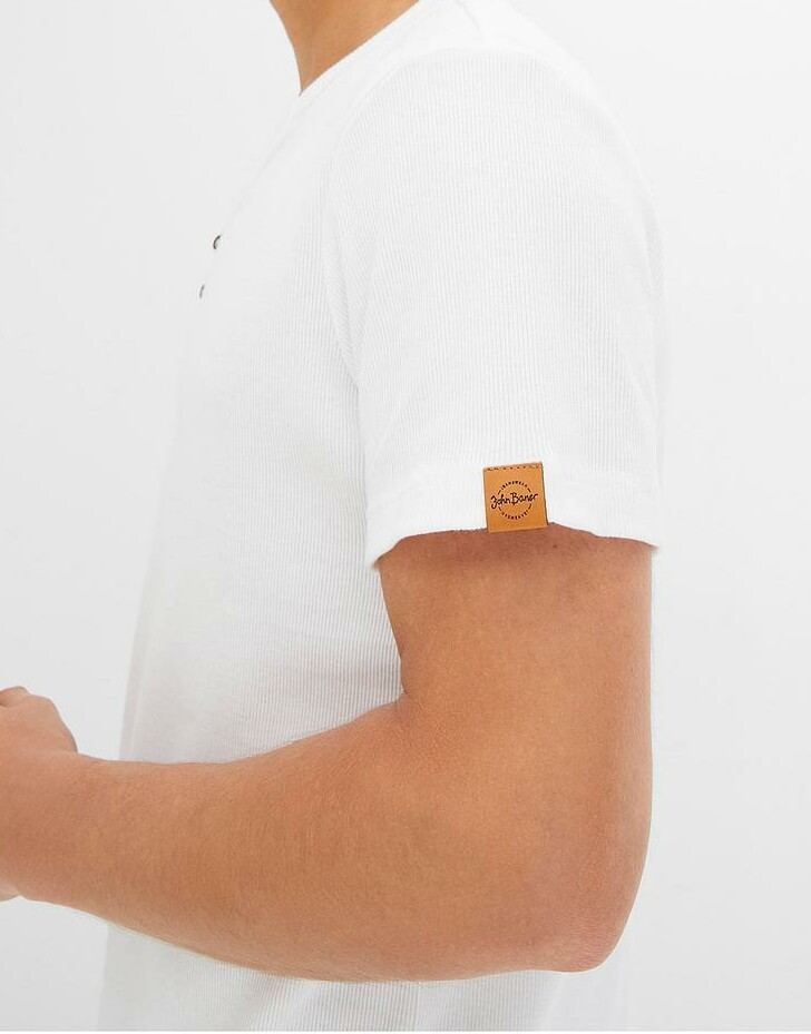 MĘSKI T-SHIRT W PRĄŻKI