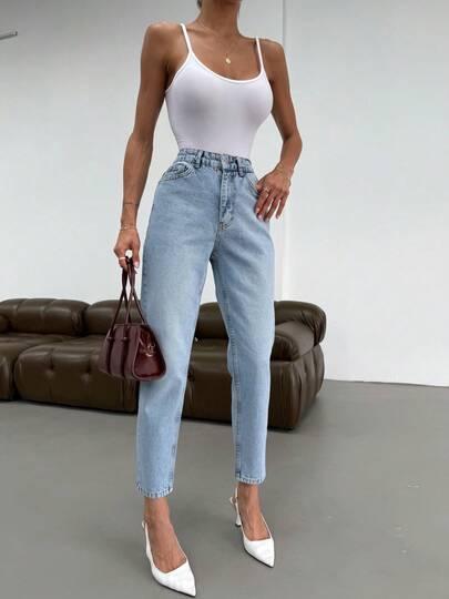 niebieskie spodnie jeans 
