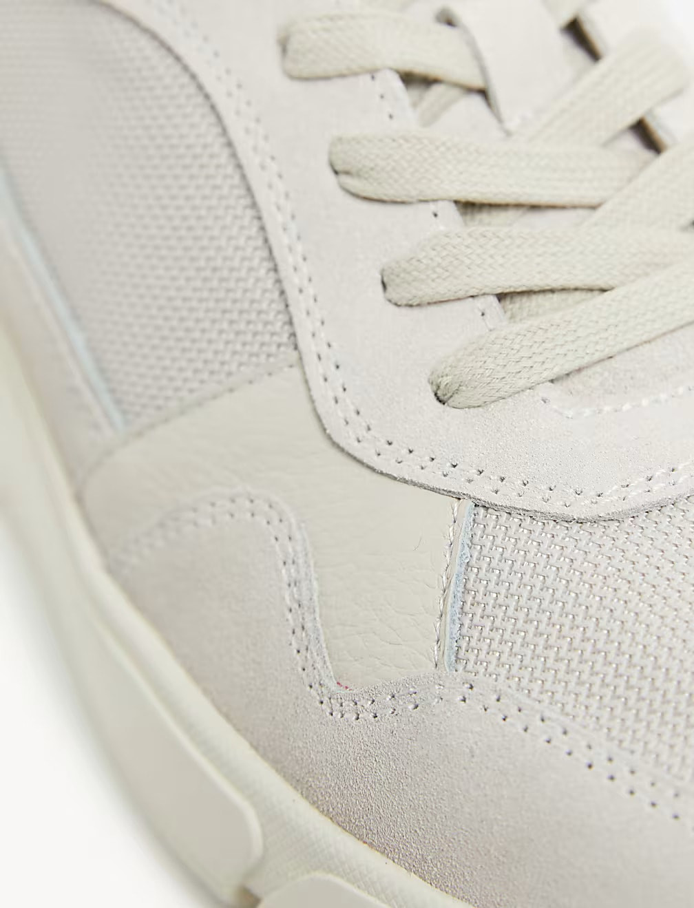 SZNUROWANE BUTY SPORTOWE