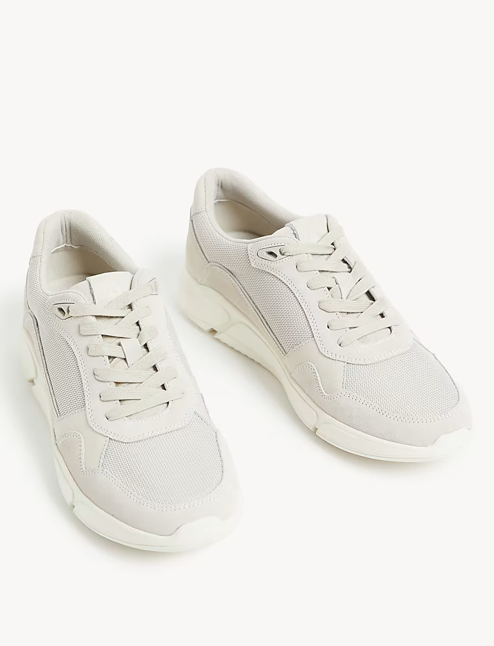 SZNUROWANE BUTY SPORTOWE