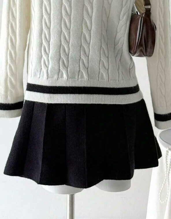 SPÓDNICA ROZKLOSZOWANA MINI