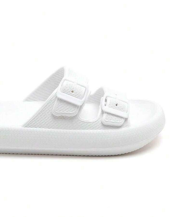 białe klapki casual