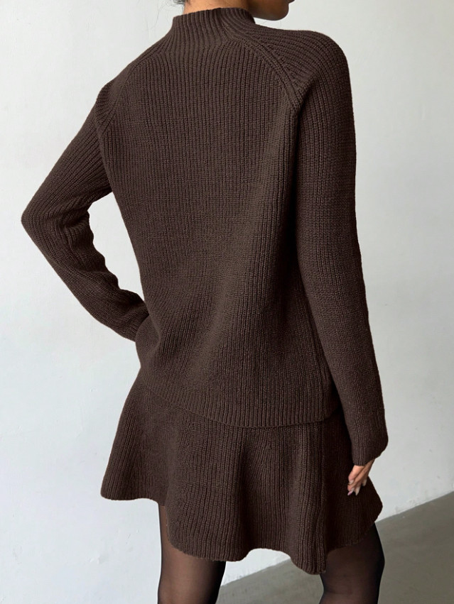 BRĄZOWY SWETER STÓJKA 