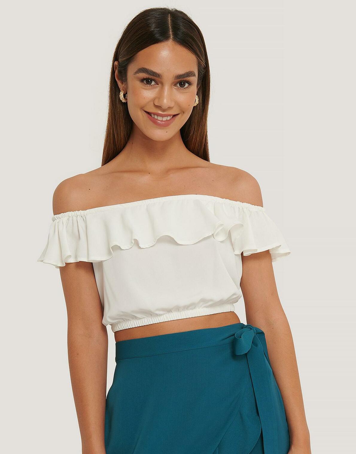 crop top odkryte ramiona falbanka