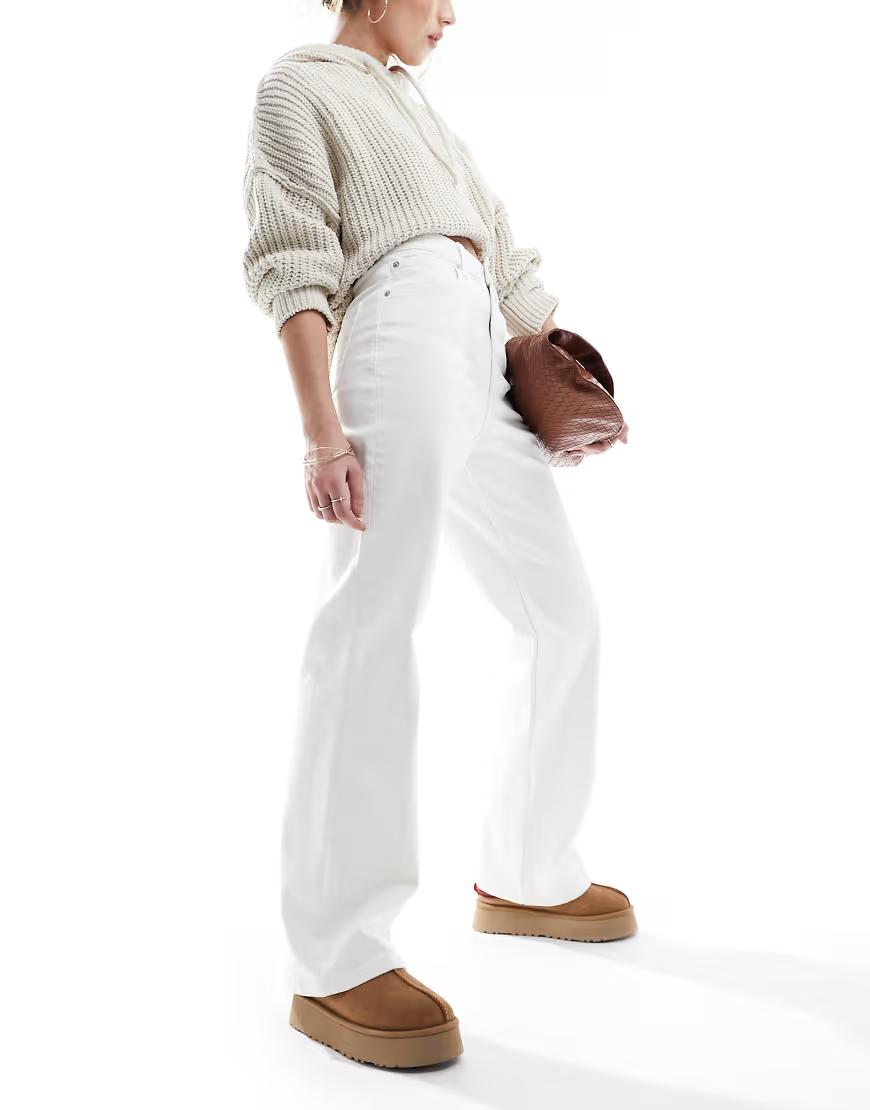 BIAŁE SPODNIE JEANS