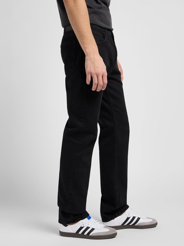czarne spodnie jeans