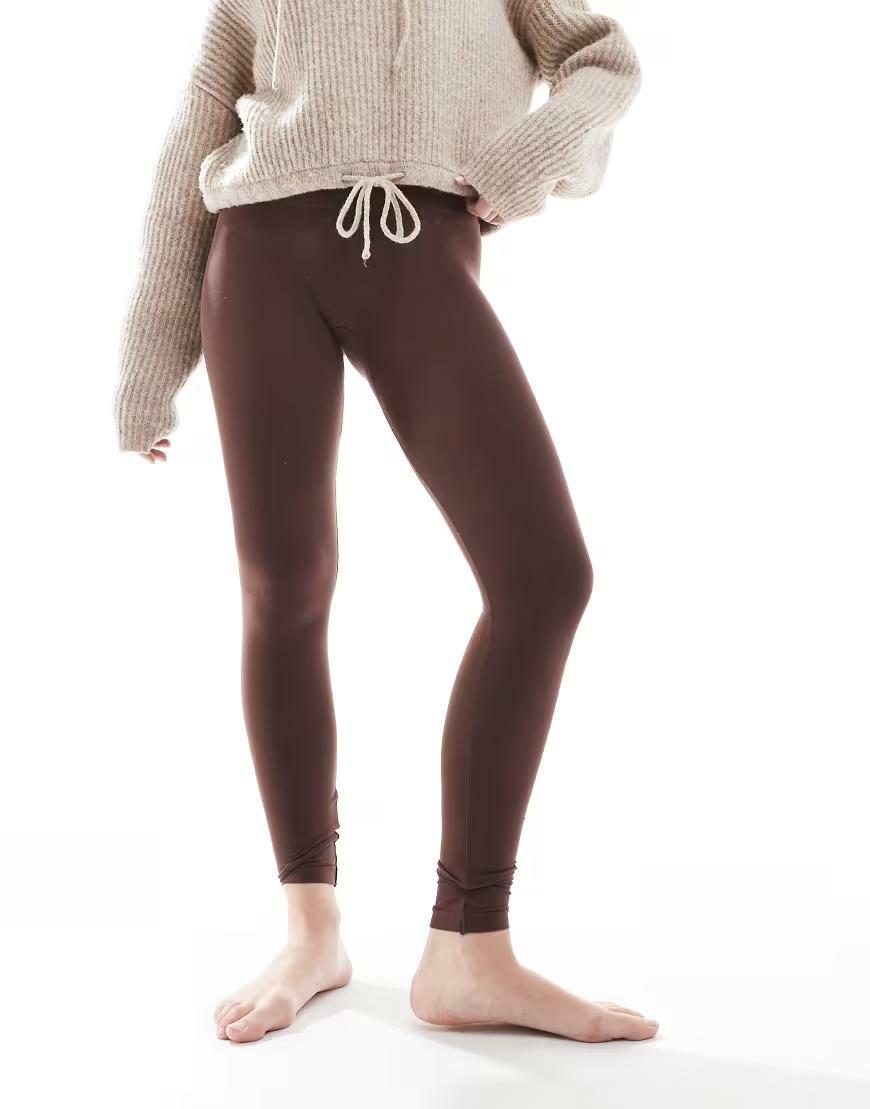 BRĄZOWE BEZSZWOWE LEGGINSY 