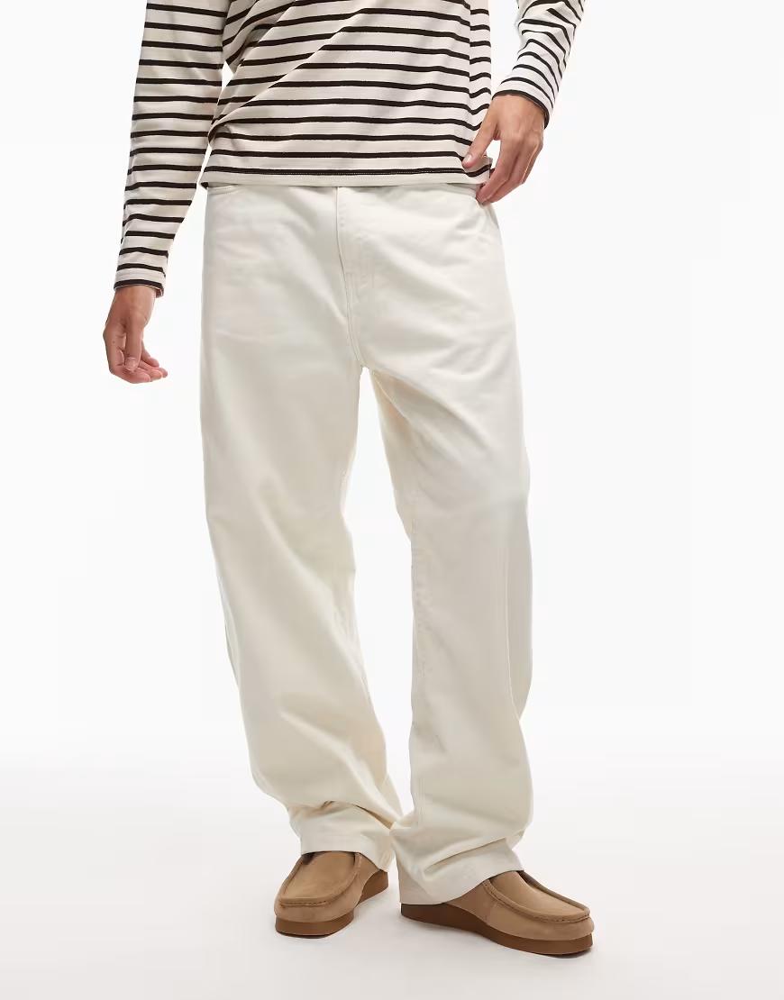 beżowe spodnie jeans