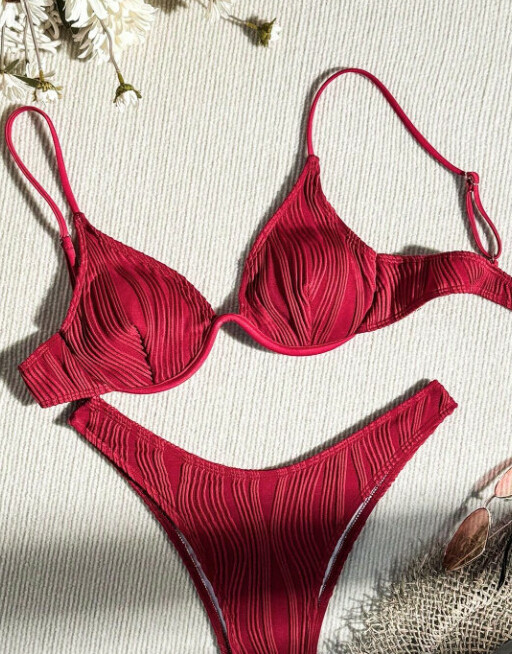 bordowa góra od bikini 