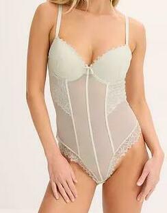 BODY Z STRINGAMI I KORONKĄ