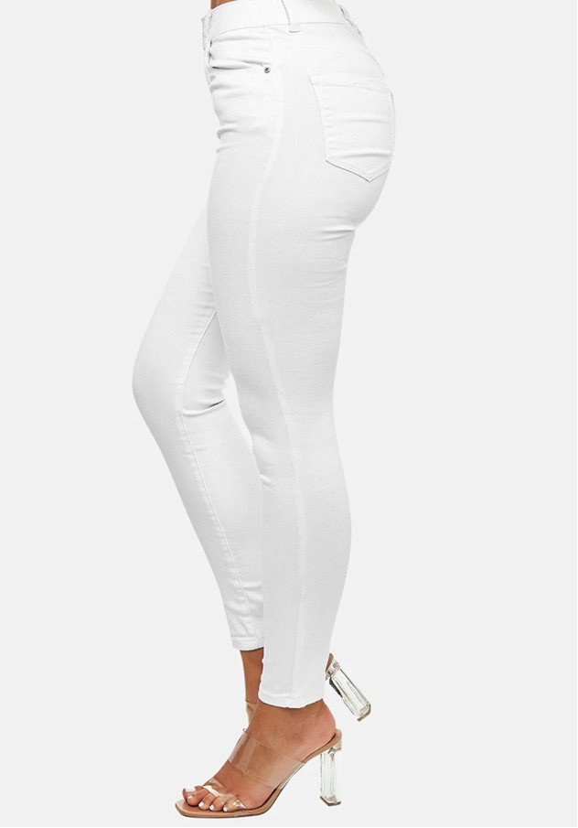 białe spodnie jeans