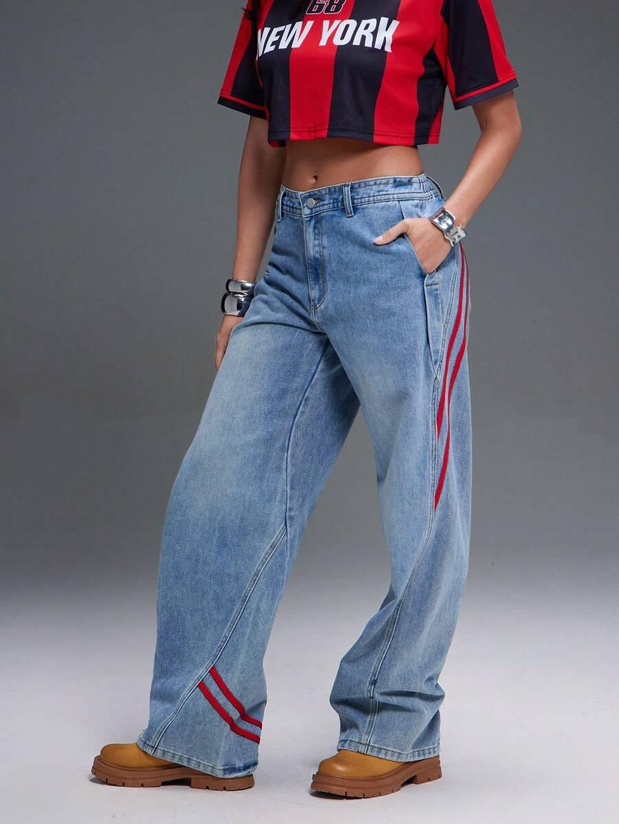 niebieskie spodnie jeans 