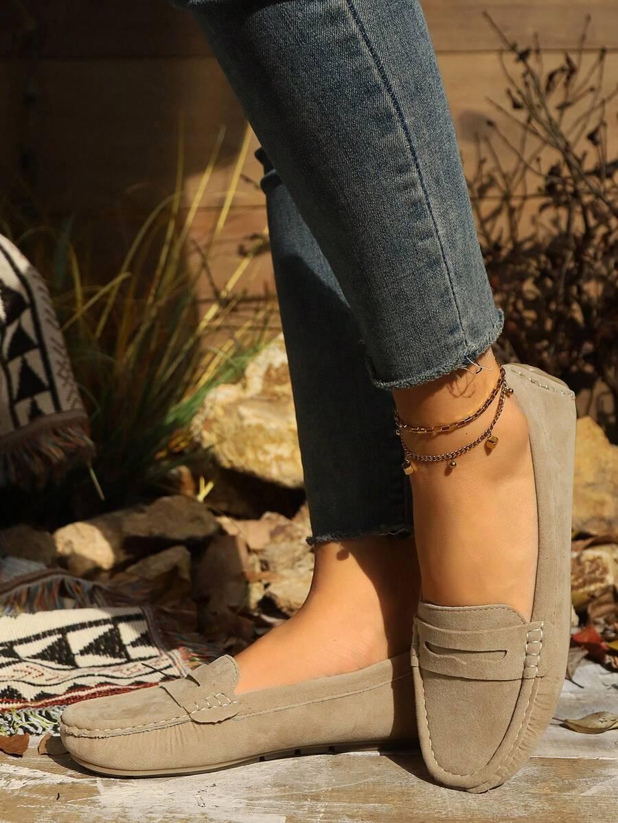 BEŻOWE BUTY WSUWANE ZAMSZ