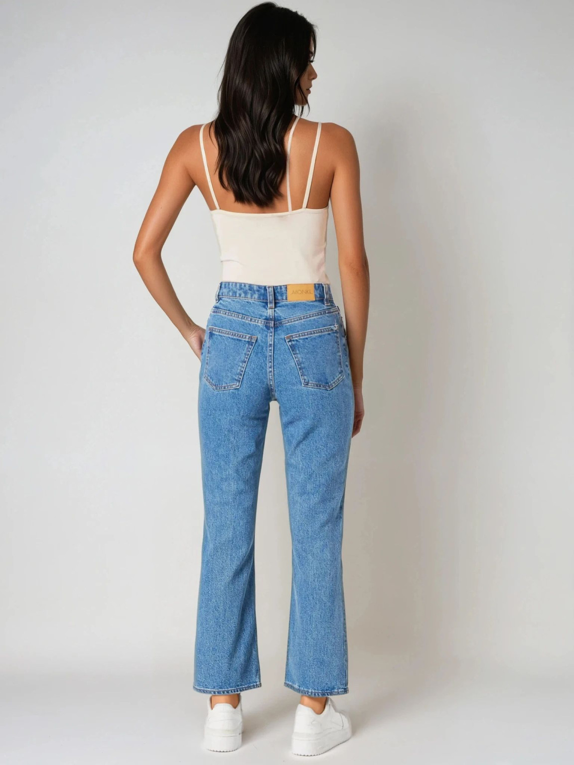 rozszerzane niebieskie spodnie jeans