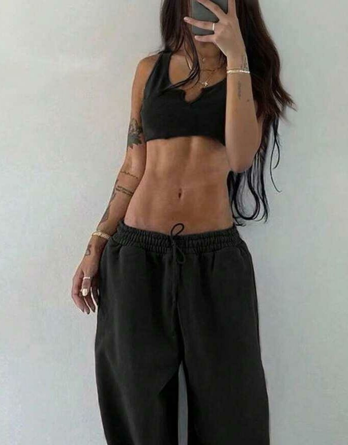 czarny crop top