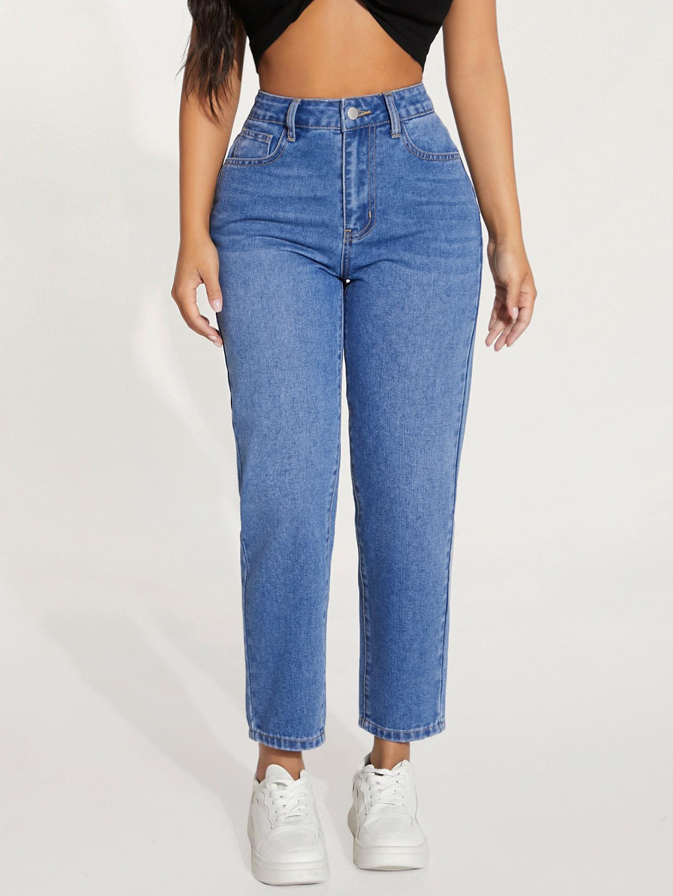 niebieskie spodnie jeans
