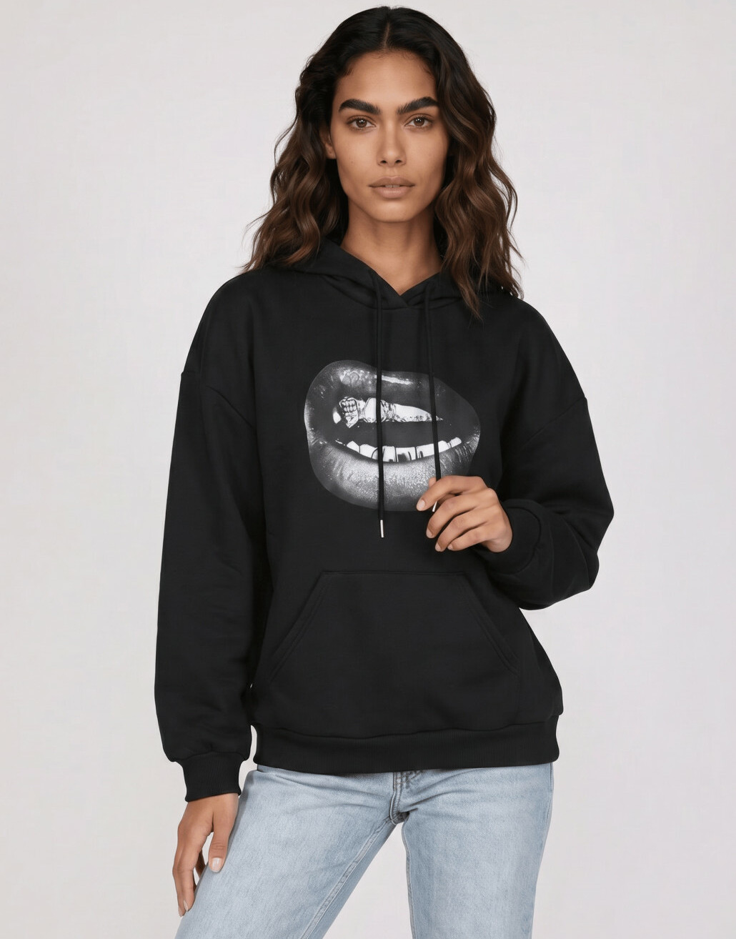 czarna bluza z kapturem print