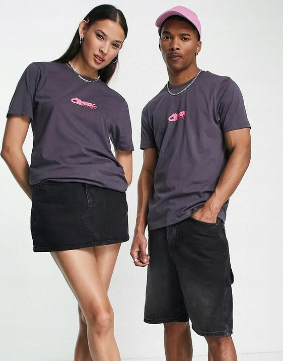szary t-shirt nadruk