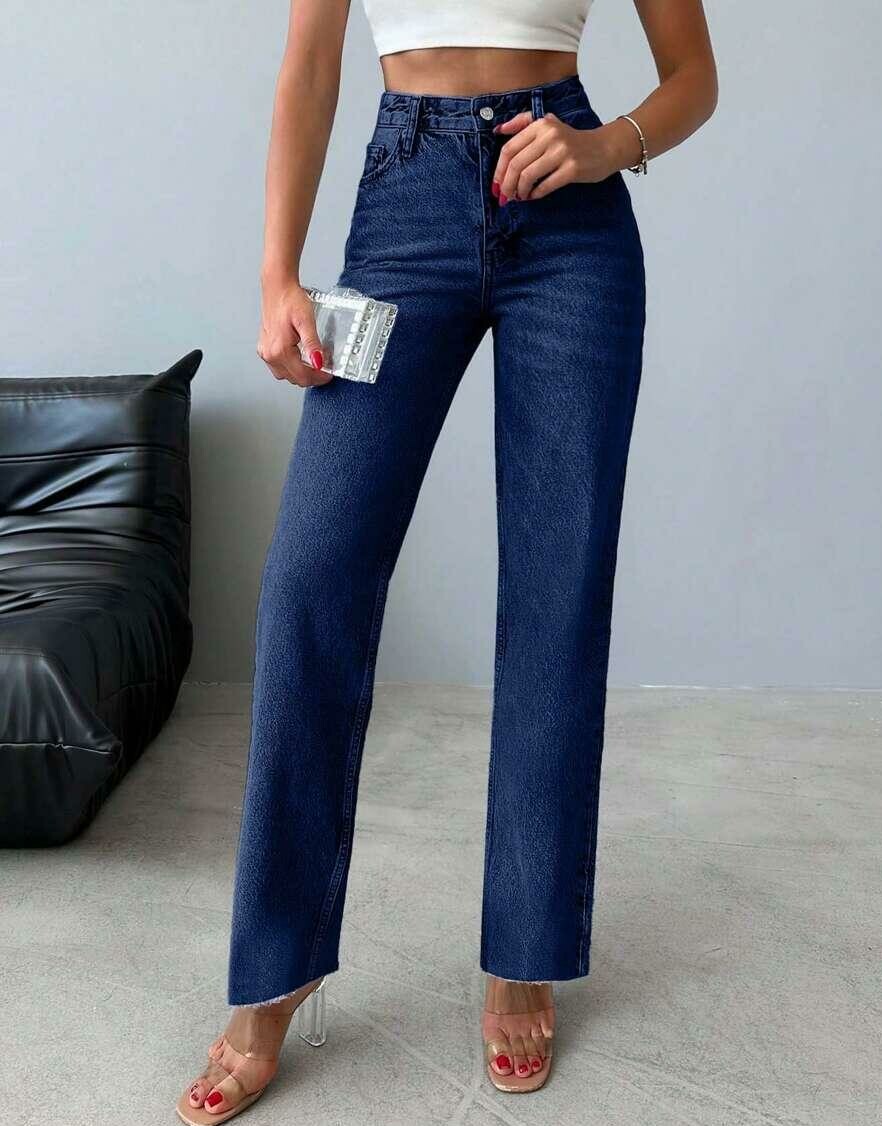 granatowe proste spodnie jeans kieszenie