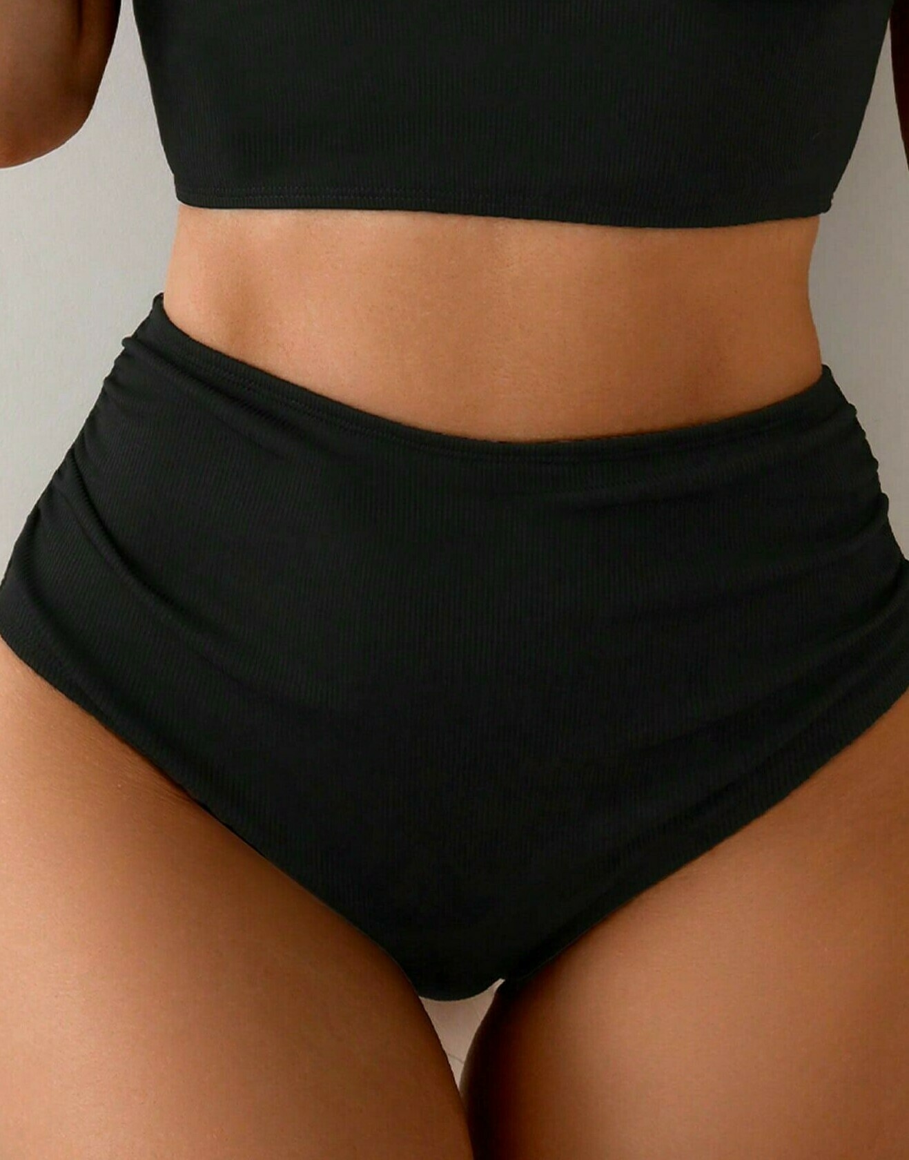 DÓŁ OD BIKINI