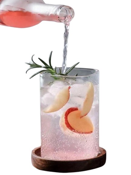 przezroczysta szklanka do picia