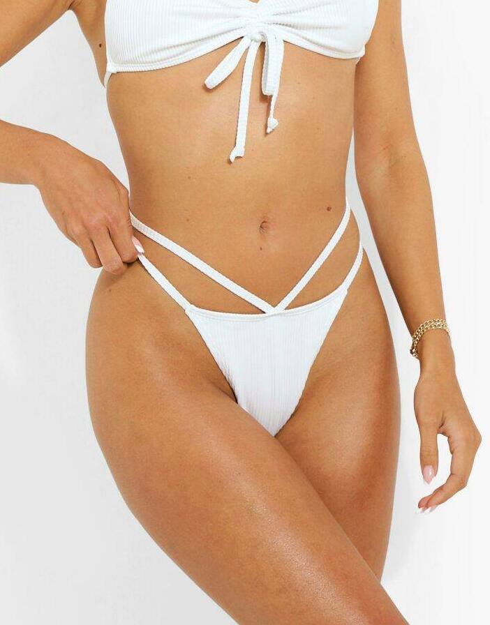 biały dół od bikini prążki paski