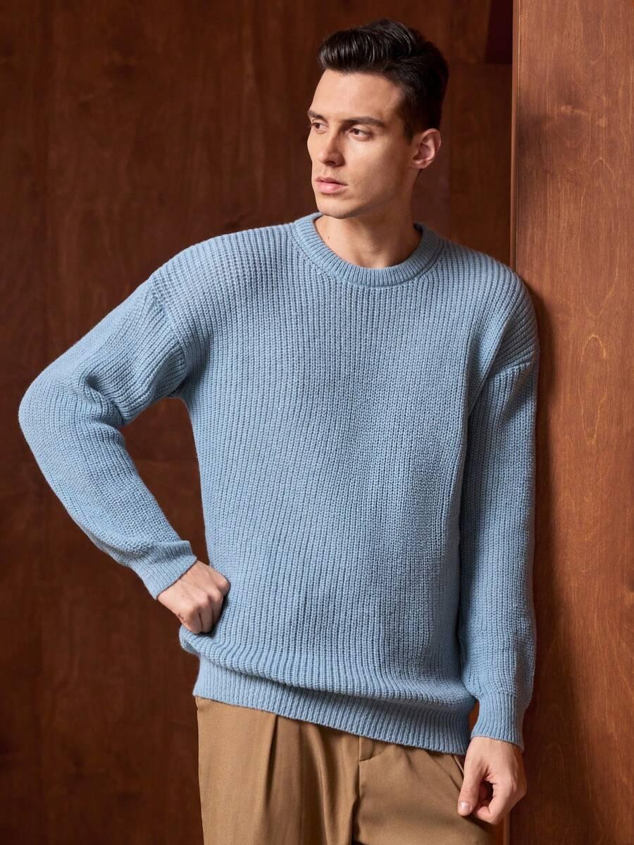 niebieski sweter okrągły dekolt