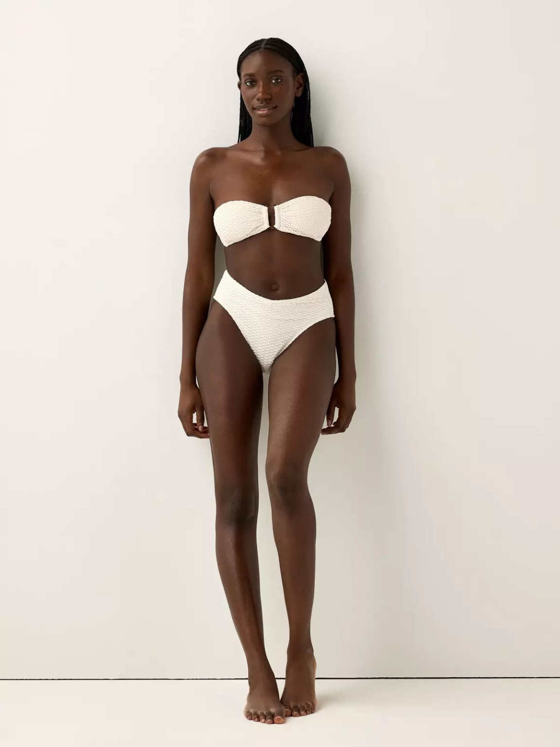 kremowy dół od bikini
