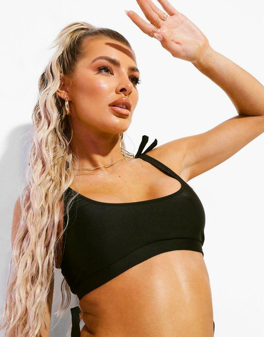 CZARNA GÓRA OD BIKINI 