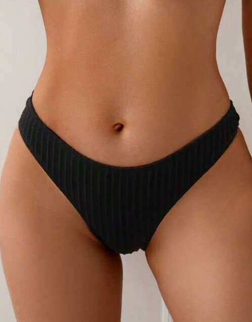 DÓŁ OD BIKINI