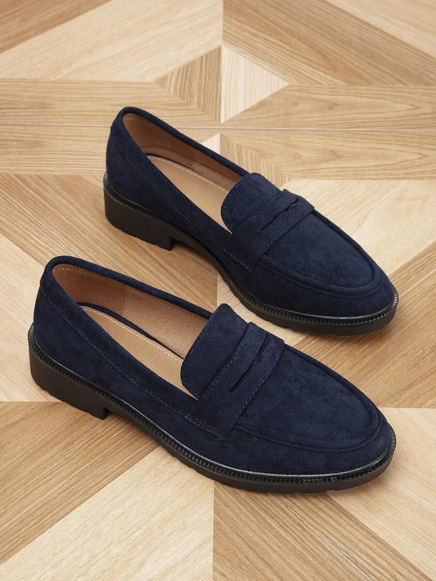 granatowe mokasyny casual